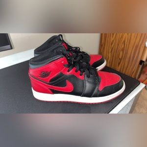 Nike Jordan 1 mids